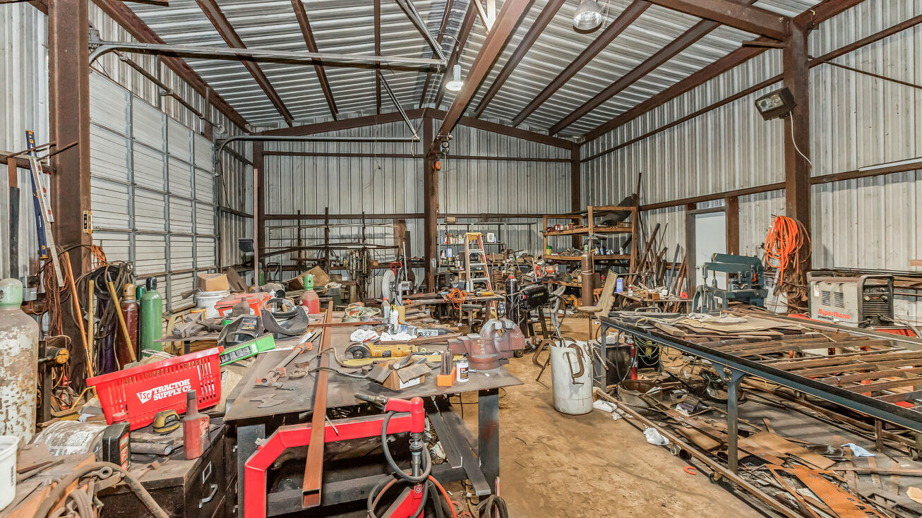 107 E Murray St, Angleton, TX 77515