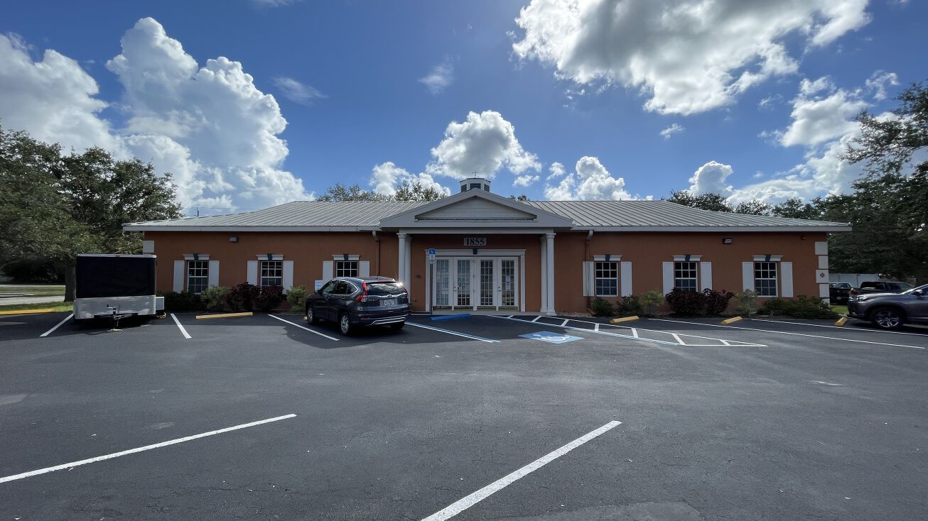 1855 Porter Lake Dr, Sarasota, FL 34240