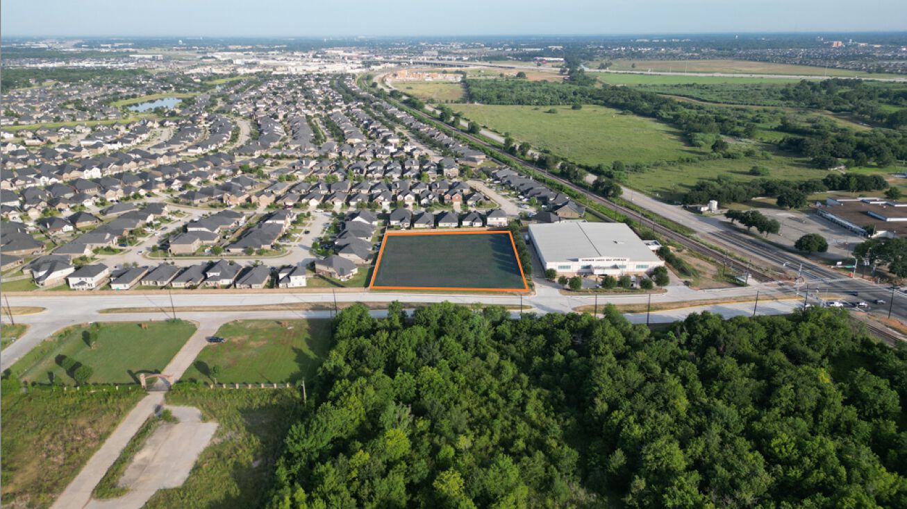 Benton Rd, Rosenberg, TX 77469