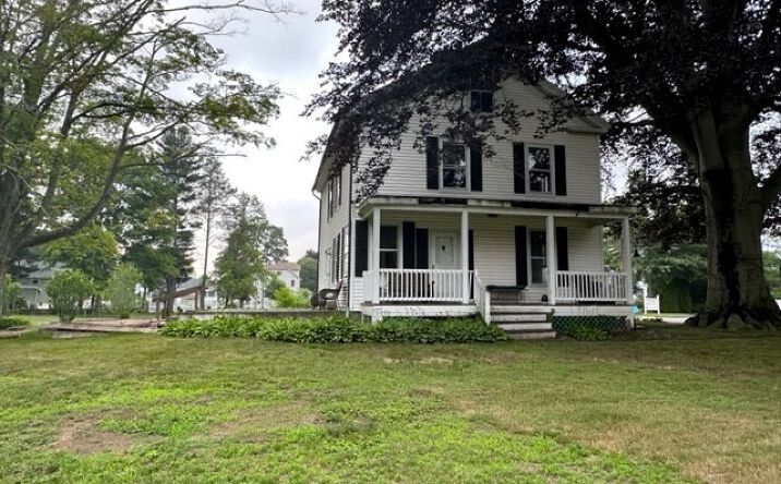 image of property at 214 MAIN ST Deep River CT 06417