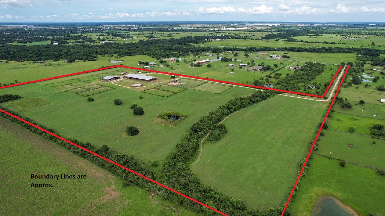 17391 Penick Rd, Waller, TX 77484