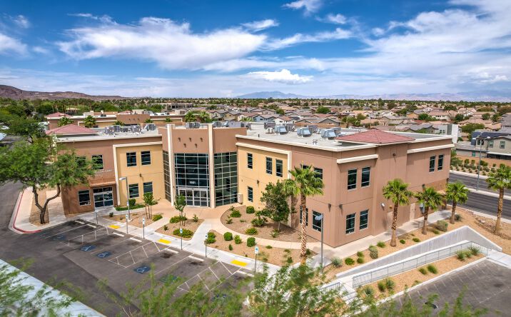 image of property at 1661 W HORIZON RIDGE PKWY Henderson NV 89012-3517