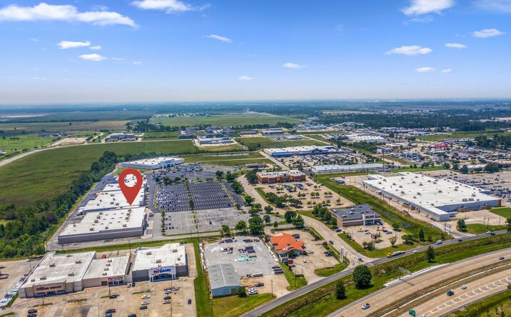 Pictures of Retail property located at 3407 Derek Dr, Lake Charles, LA 70607 for comps - image #1
