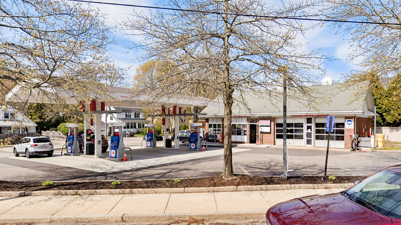 260 Main St, Maynard, MA 01754