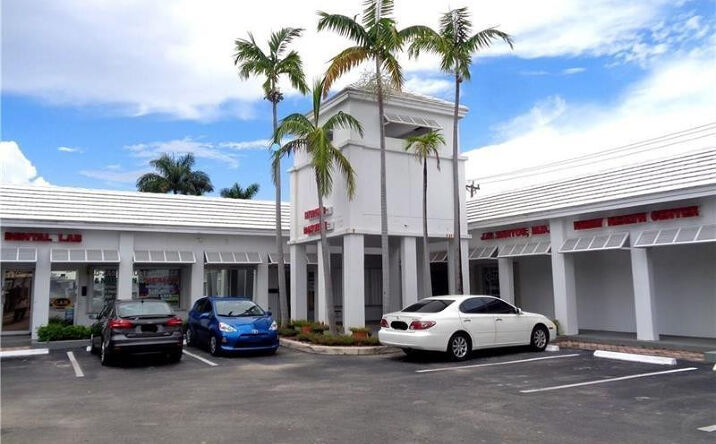Pictures of Retail property located at 6531 Sunset Strip, Fort Lauderdale, FL 33313 for sales - image #1