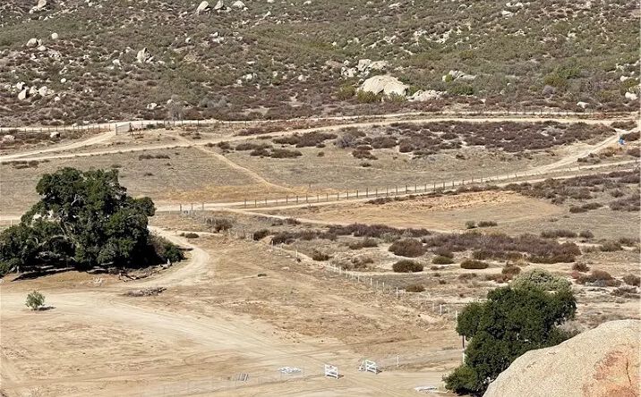 Pictures of Land property located at 1718 Milpas, Hemet, CA 92544 for sales - image #1