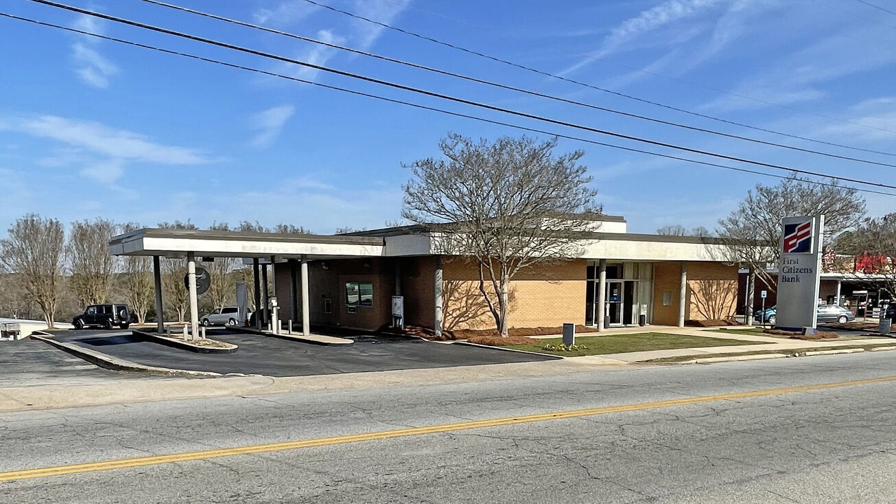 808 N Greenwood Ave Ext, Ware Shoals, SC 29692 Retail Property for