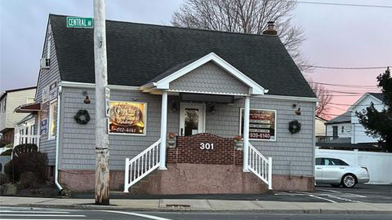 301 Central Ave, Bethpage, NY 11714