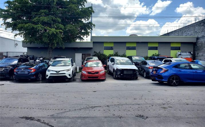 Pictures of Industrial property located at 17121 NW 2nd Ct, Miami Gardens, FL 33169 for sales - image #1