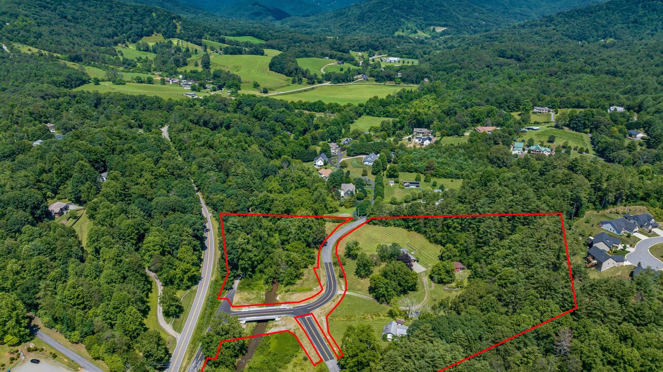 21 Parker Cove Rd, Weaverville, NC 28787