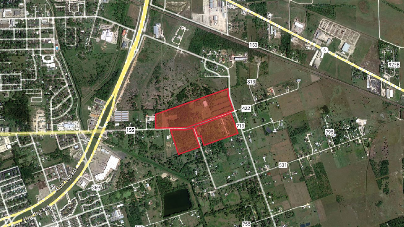 3072 County Rd 422, Alvin, TX 77511