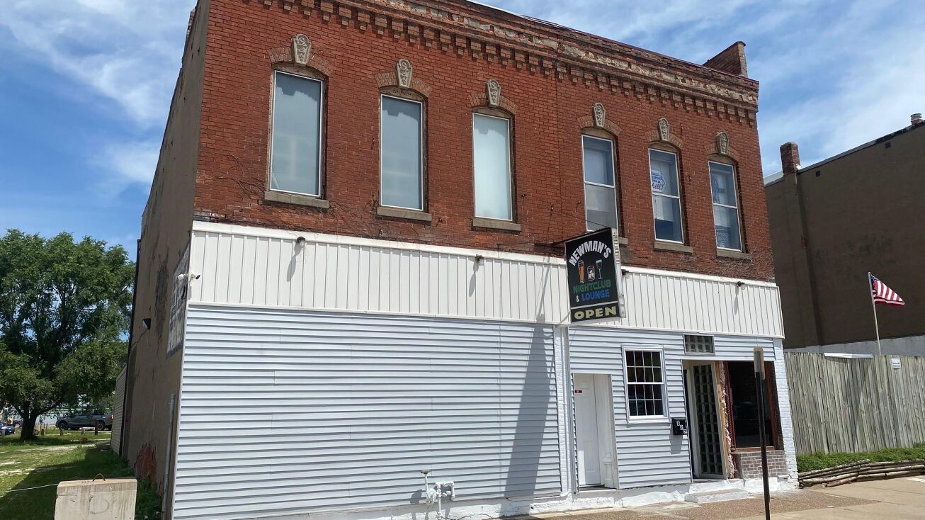 822 W 2nd St, Davenport, IA 52802