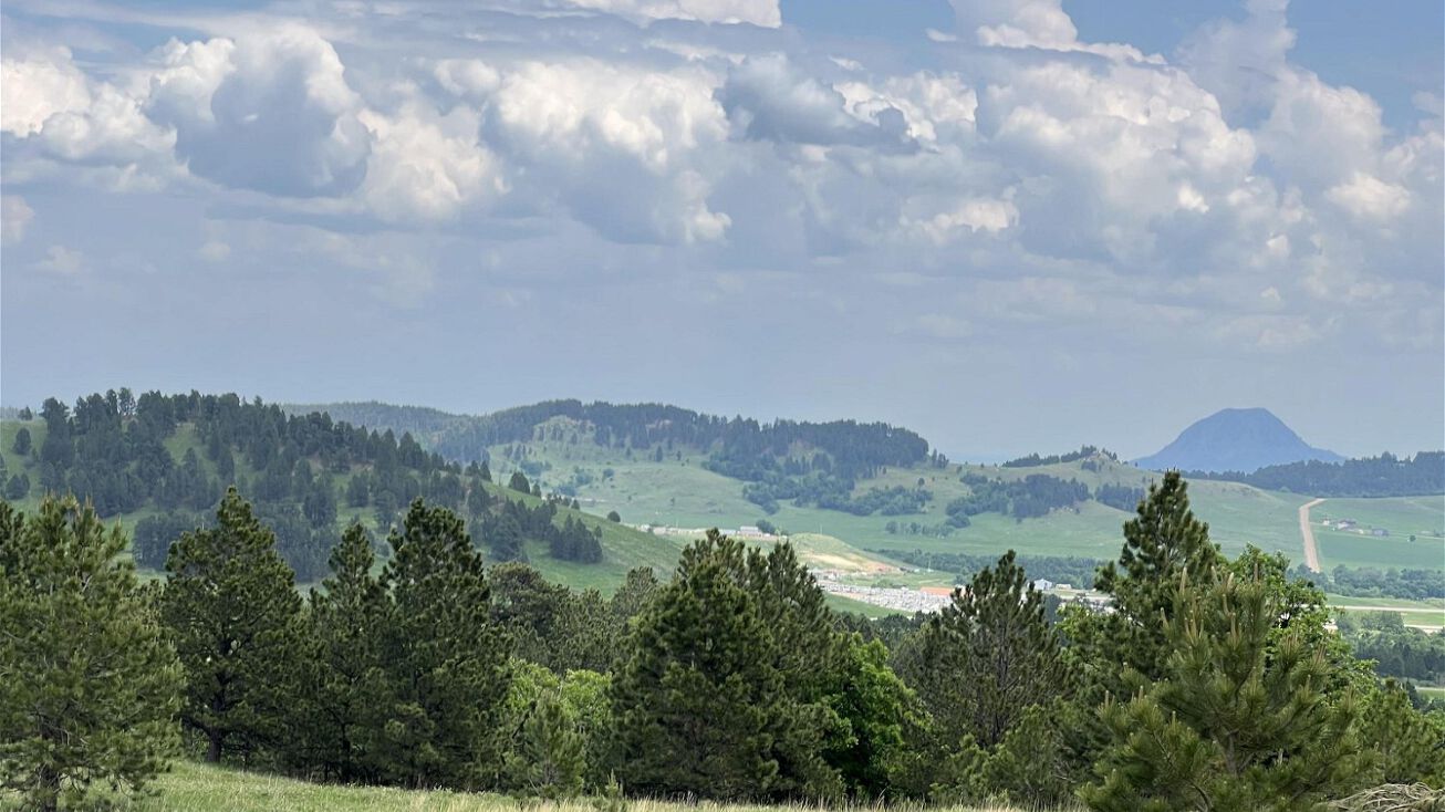 9 Oak Dr, Whitewood, SD 57793