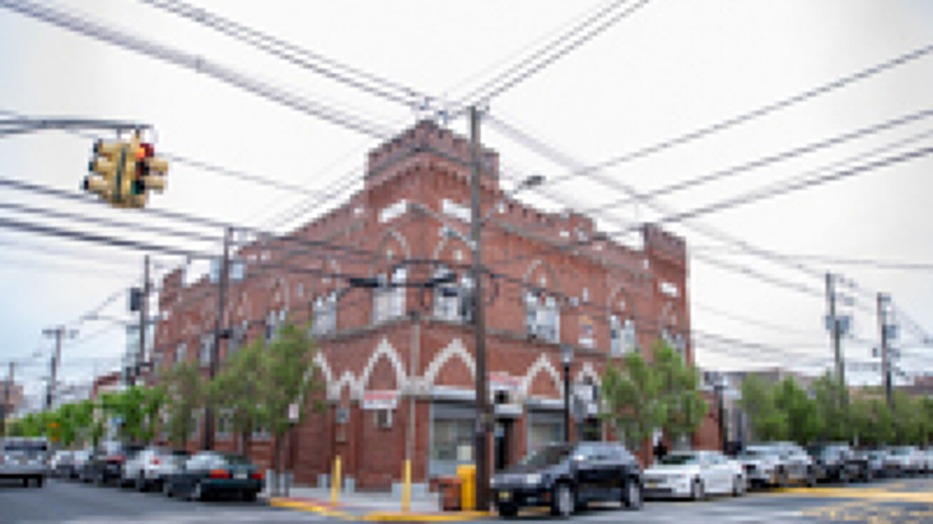 2312 Summit Ave, Union City, NJ 07087