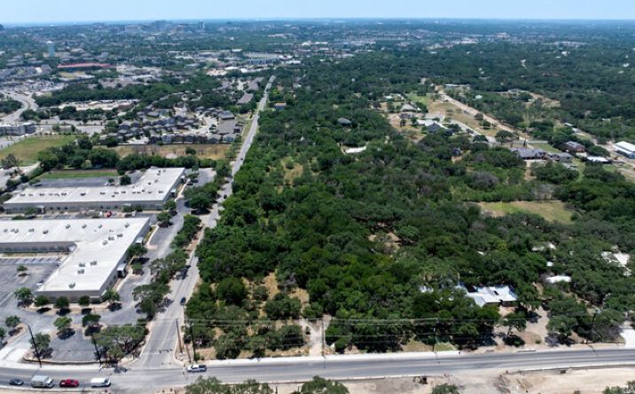 image of property at 10820 SOUTHWELL RD San Antonio TX 78240