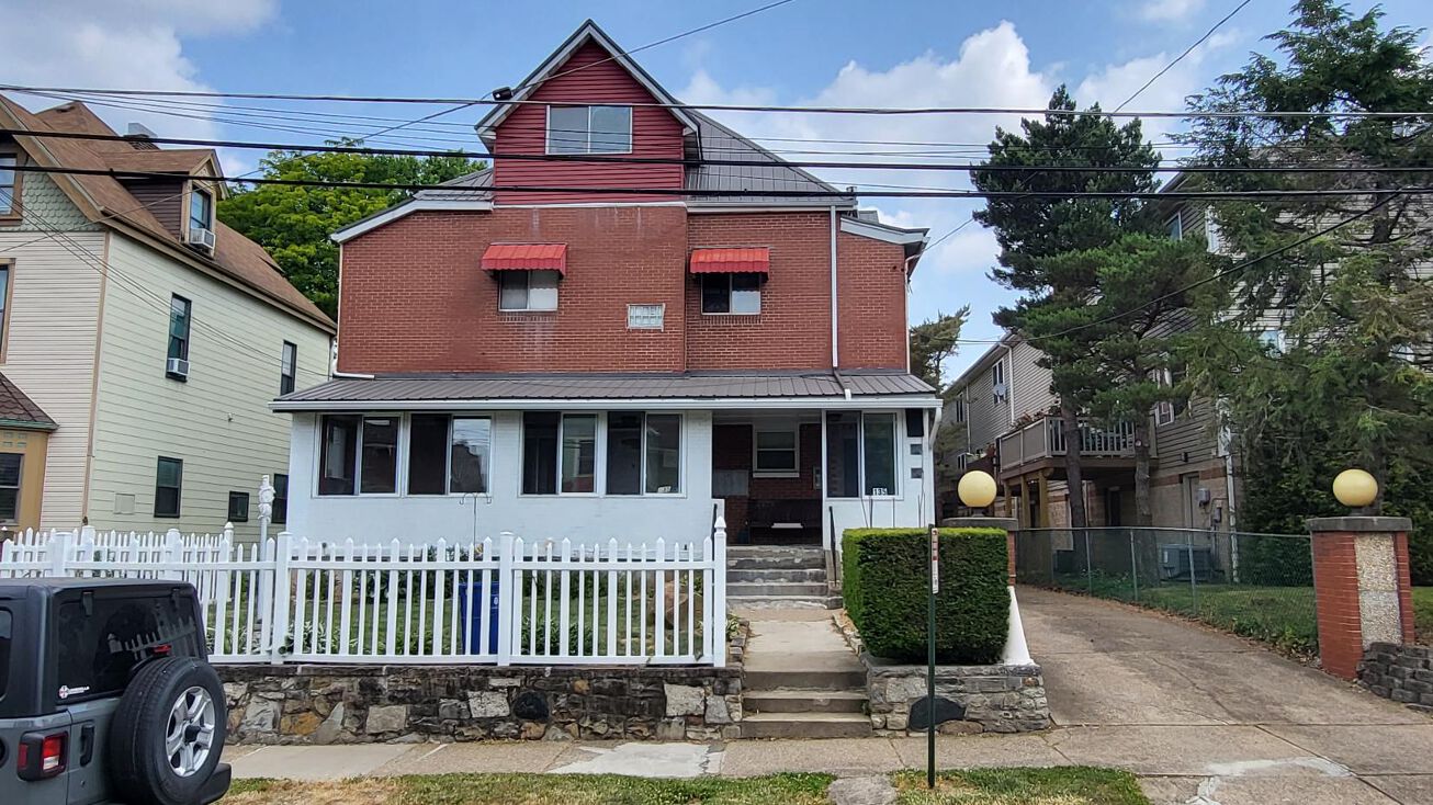 135 Morewood Ave, Pittsburgh, PA 15213