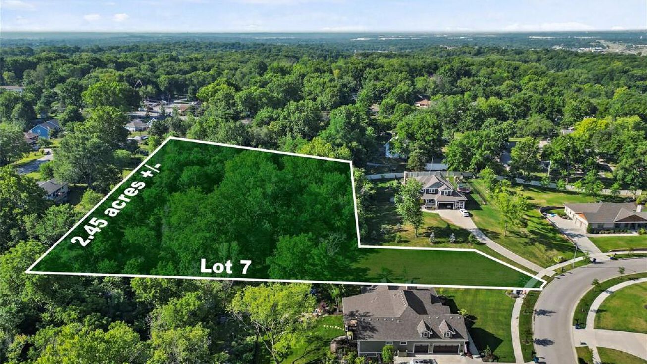 1207 Linden Road, Liberty, MO 64068