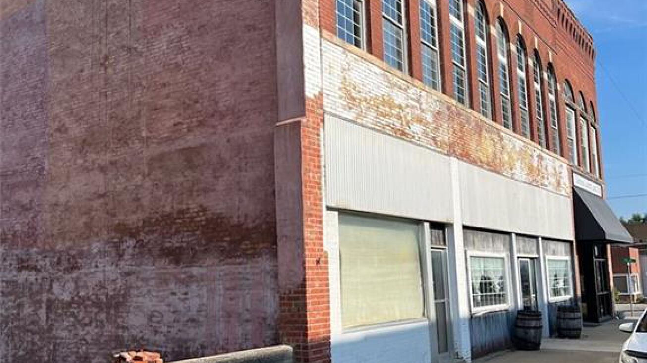 104 S Market Street, Gallatin, MO 64640