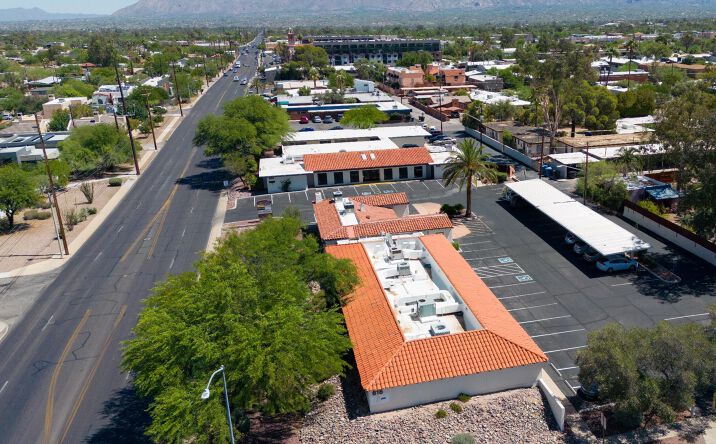 Pictures of Retail property located at 616 - 622 N Country Club Rd, Tucson, AZ 85716 for comps - image #1
