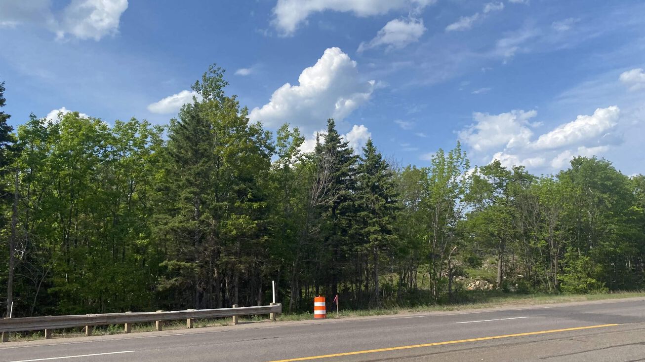 E of 327 US 41 E Negaunee, MI, USA, Negaunee, MI 49866