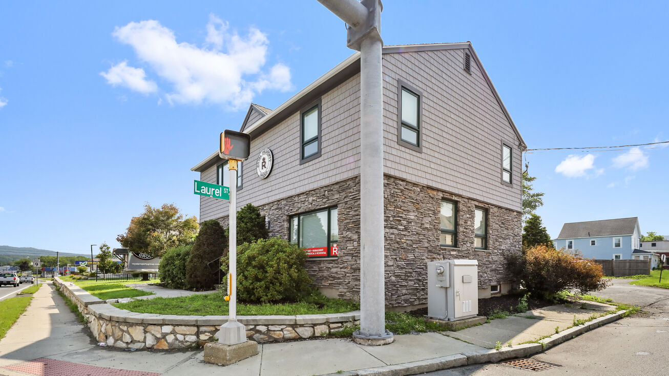 392 Merrill Rd, Pittsfield, MA 01201