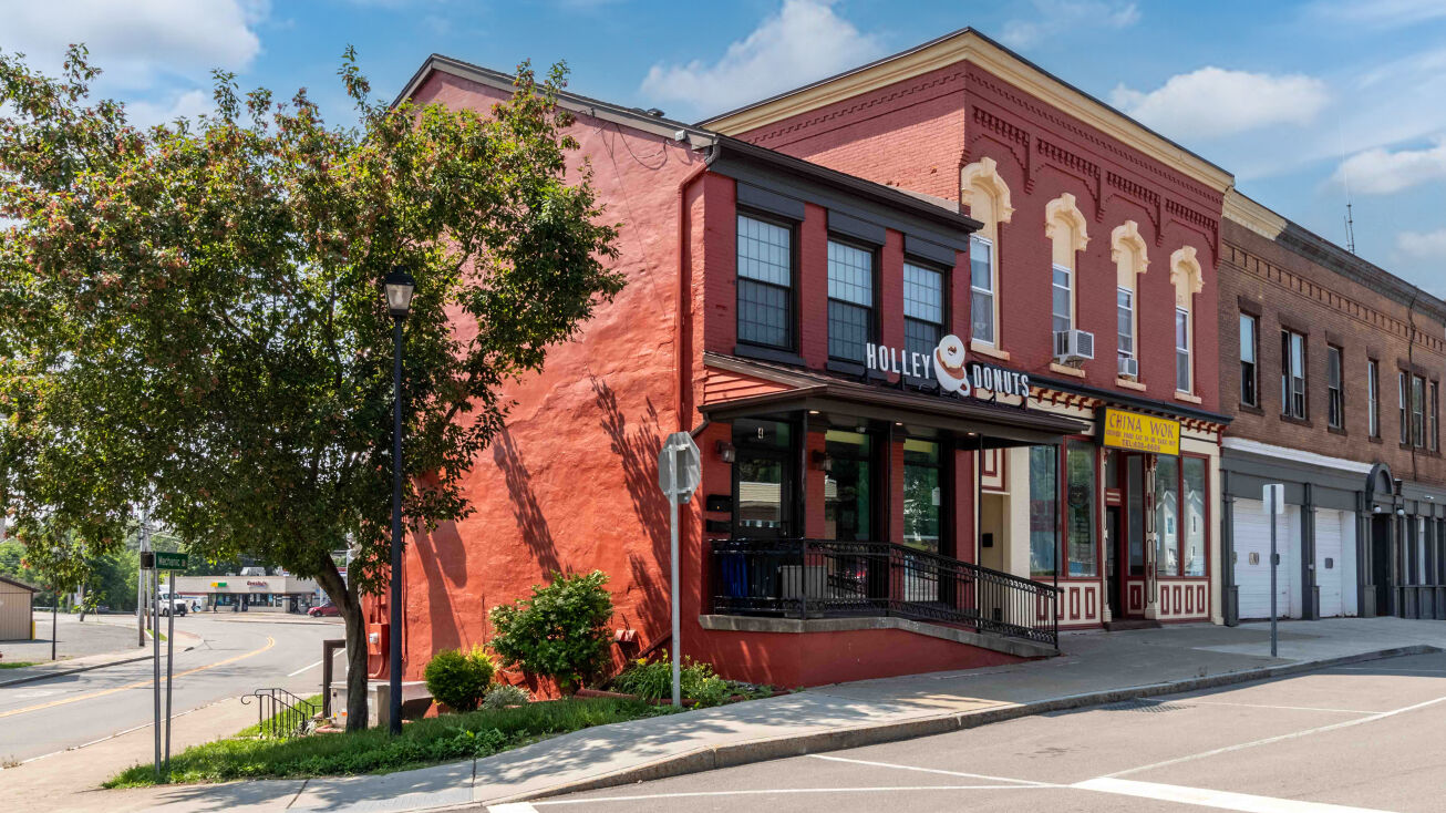 4 Thomas St, Holley, NY 14470