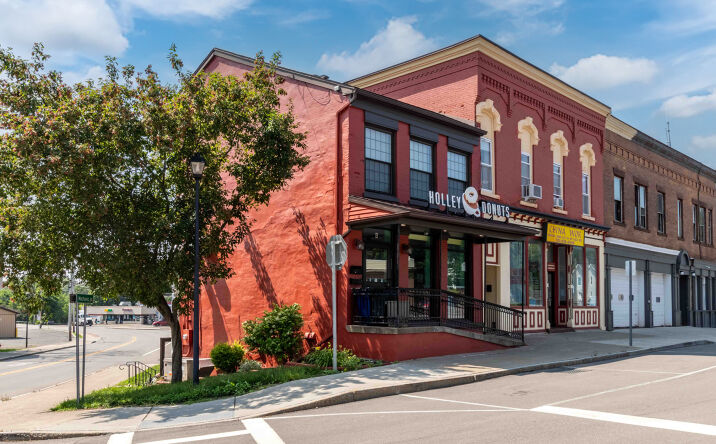 Pictures of Mixed Use, Multifamily, Retail, Business for Sale property located at 4 Thomas St, Holley, NY 14470 for sales - image #1