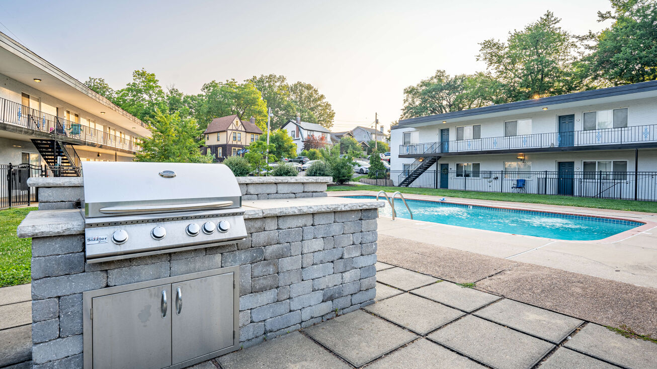 763 Chamberlain Pl, Webster Groves, MO 63119