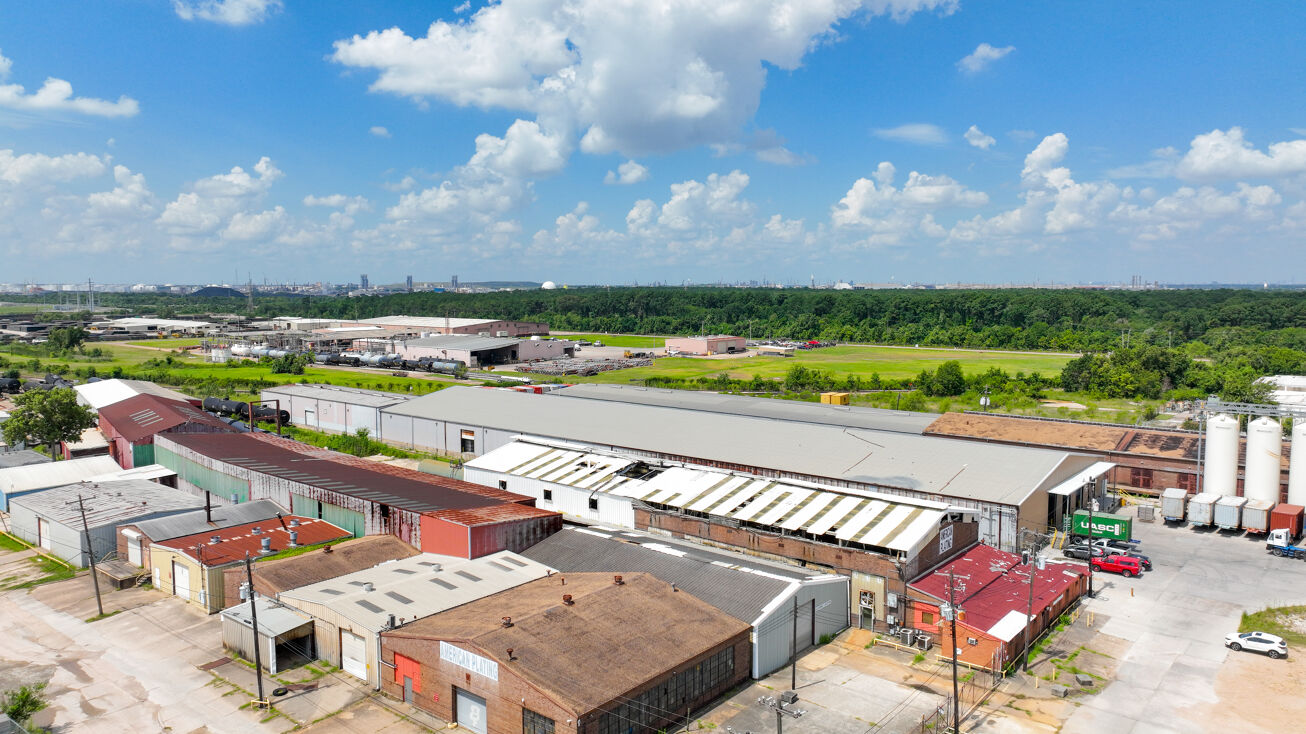 2421 Wadsworth St, Houston, TX 77015