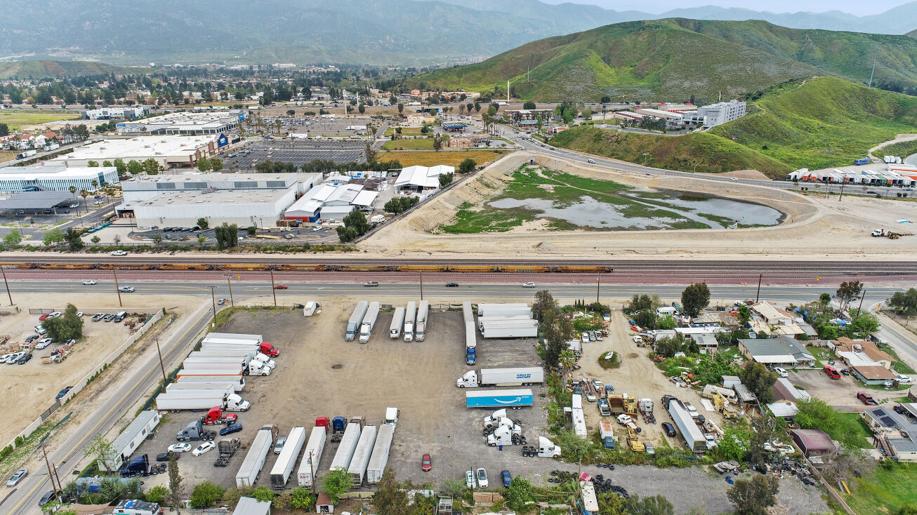 2035 W 1st Ave, Muscoy, CA 92407