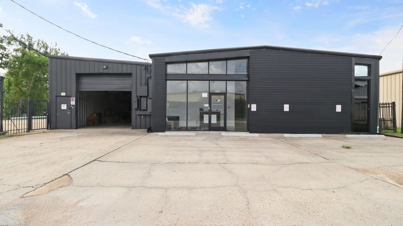 22814 Commercial Ln, Tomball, TX 77375