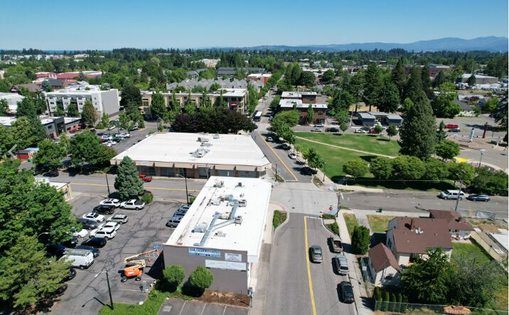 Pictures of Retail property located at 289 NE 2nd St, Gresham, OR 97030 for sales - image #1