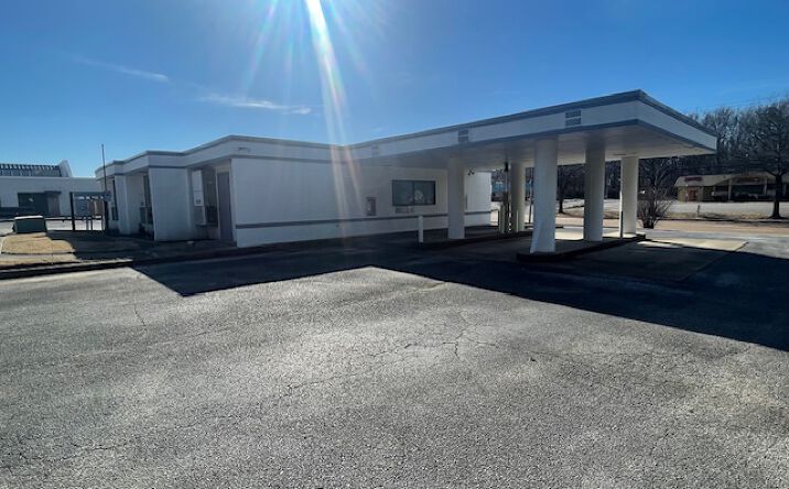 Pictures of Retail property located at 3074 Covington Pike, Memphis, TN 38128 for sales - image #1