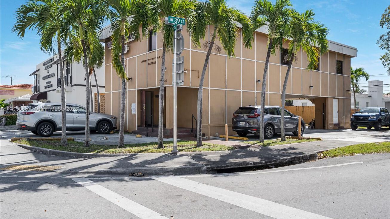 3944 W Flagler St, Coral Gables, FL 33134