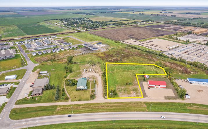 Pictures of Land property located at 1712 17th Ave N - 0, Wahpeton, ND 58075 for sales - image #1