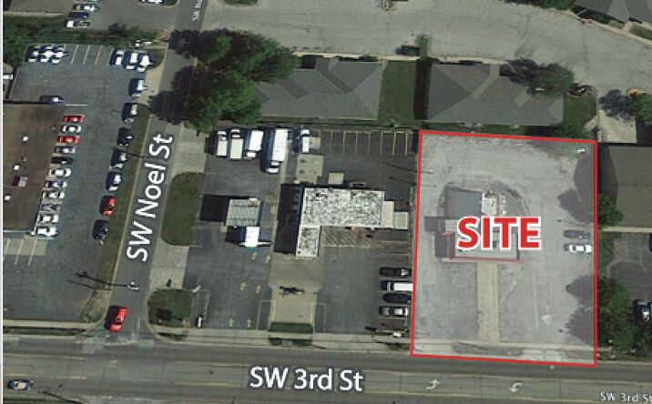 Pictures of Retail property located at 510 SW 3rd St, Lee's Summit, MO 64063 for comps - image #1