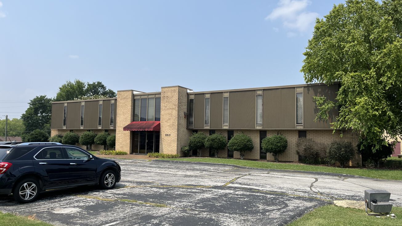 6815 Shallowford Rd, Chattanooga, TN 37421