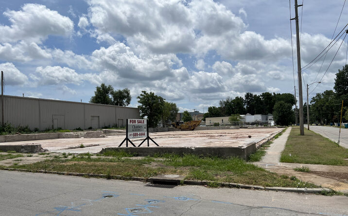 Pictures of Land property located at 434 W Pacific St, Springfield, MO 65803 for sales - image #1