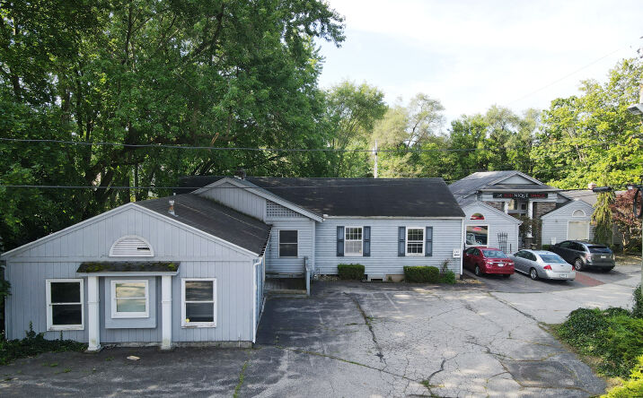 Pictures of Office property located at 17868 IN-23, South Bend, IN 46635 for sales - image #1