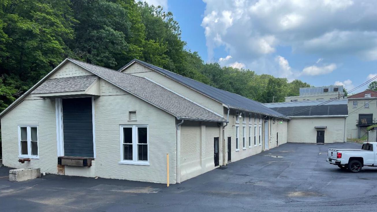 2218 Farmington Ave, Boyertown, PA 19512