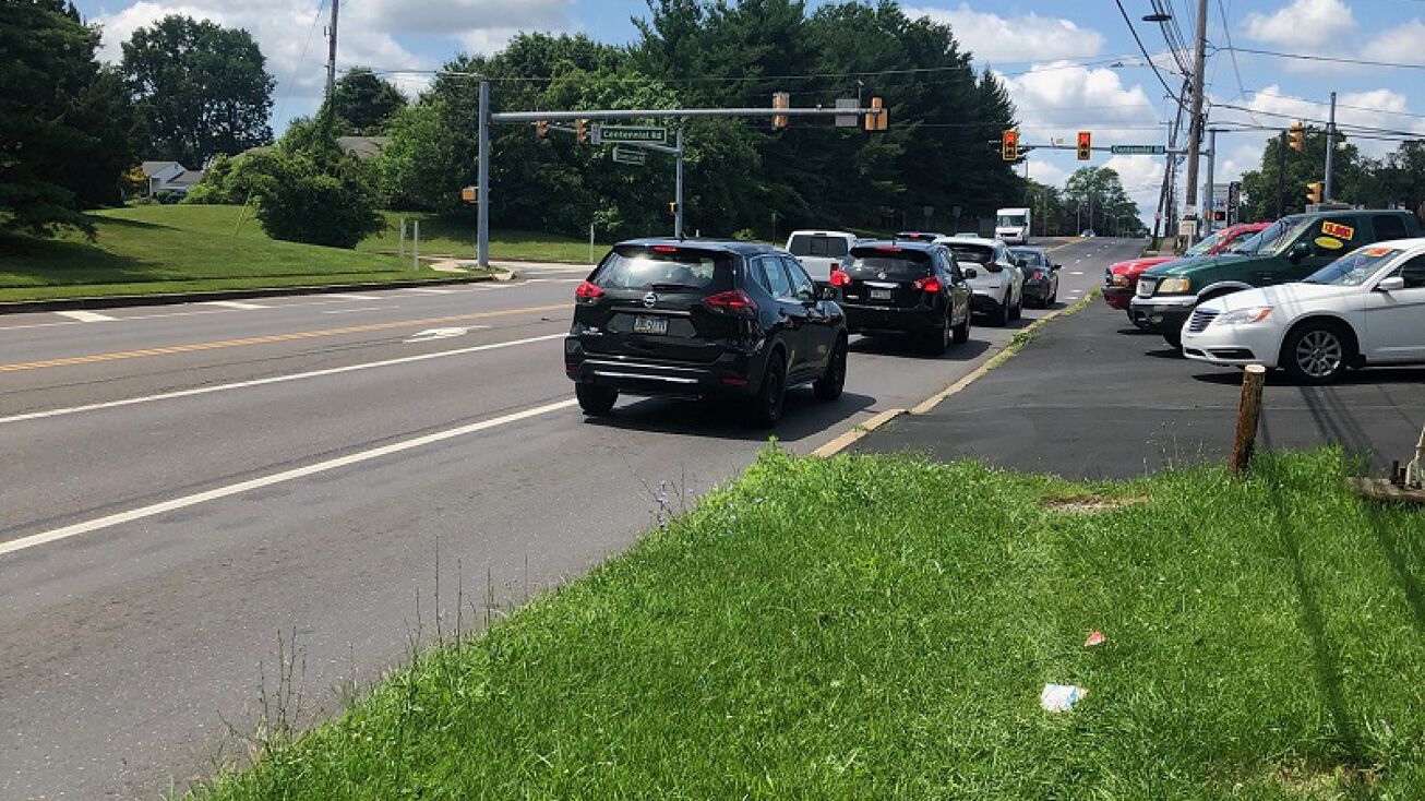 527 E County Line Rd, Hatboro, PA 19040