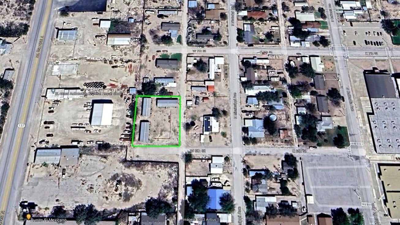 94 W 6th St, Big Lake, TX 76932