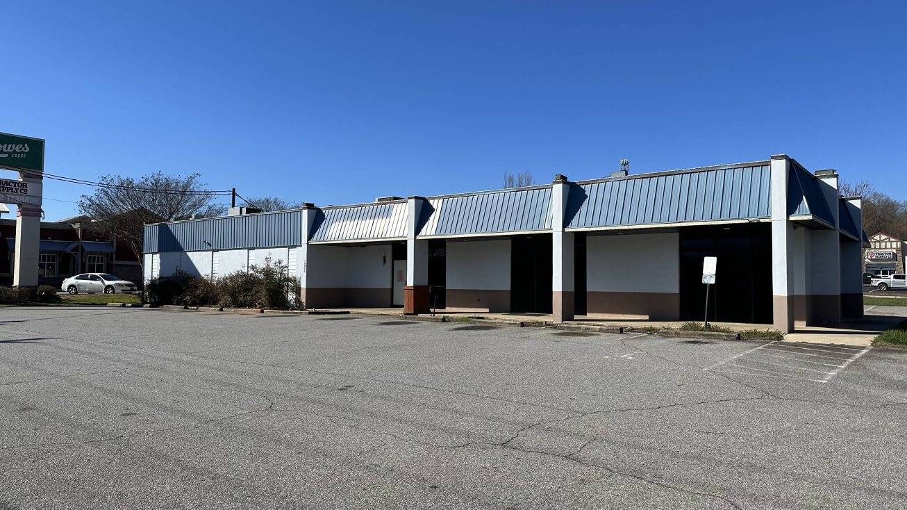 1828 Winkler St, Wilkesboro, NC 28697