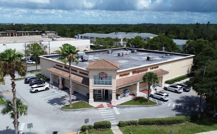 Pictures of Retail property located at 103 Indian Rocks Rd, Belleair Bluffs, FL 33770 for sales - image #1