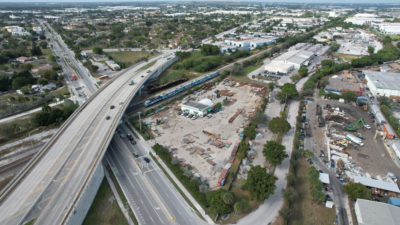 1377 Hammondville Rd, Pompano Beach, FL 33069