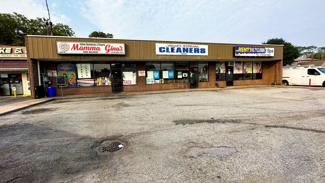 104 E Merrick Rd, Valley Stream, NY 11580