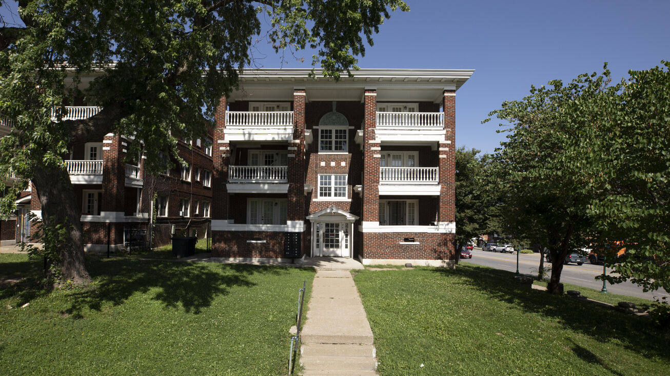 541 Gladstone Blvd, Kansas City, MO 64124