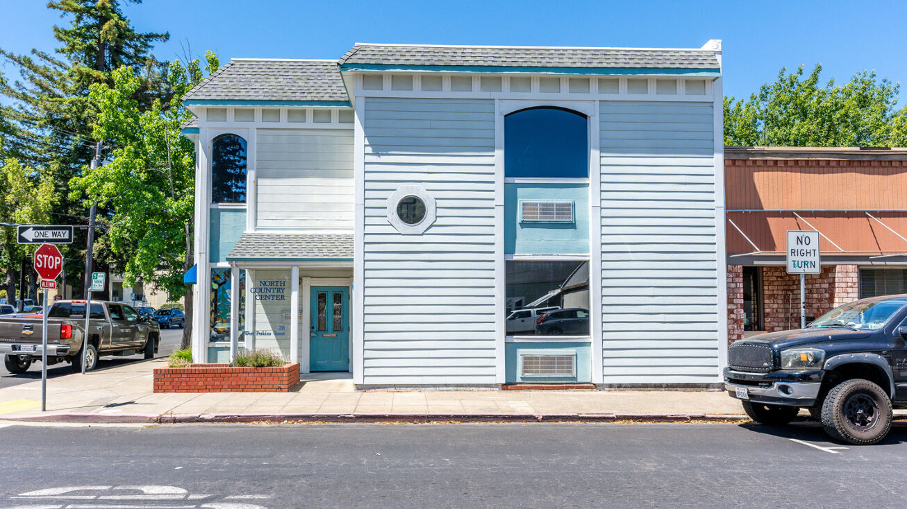 216 W Perkins St, Ukiah, CA 95482