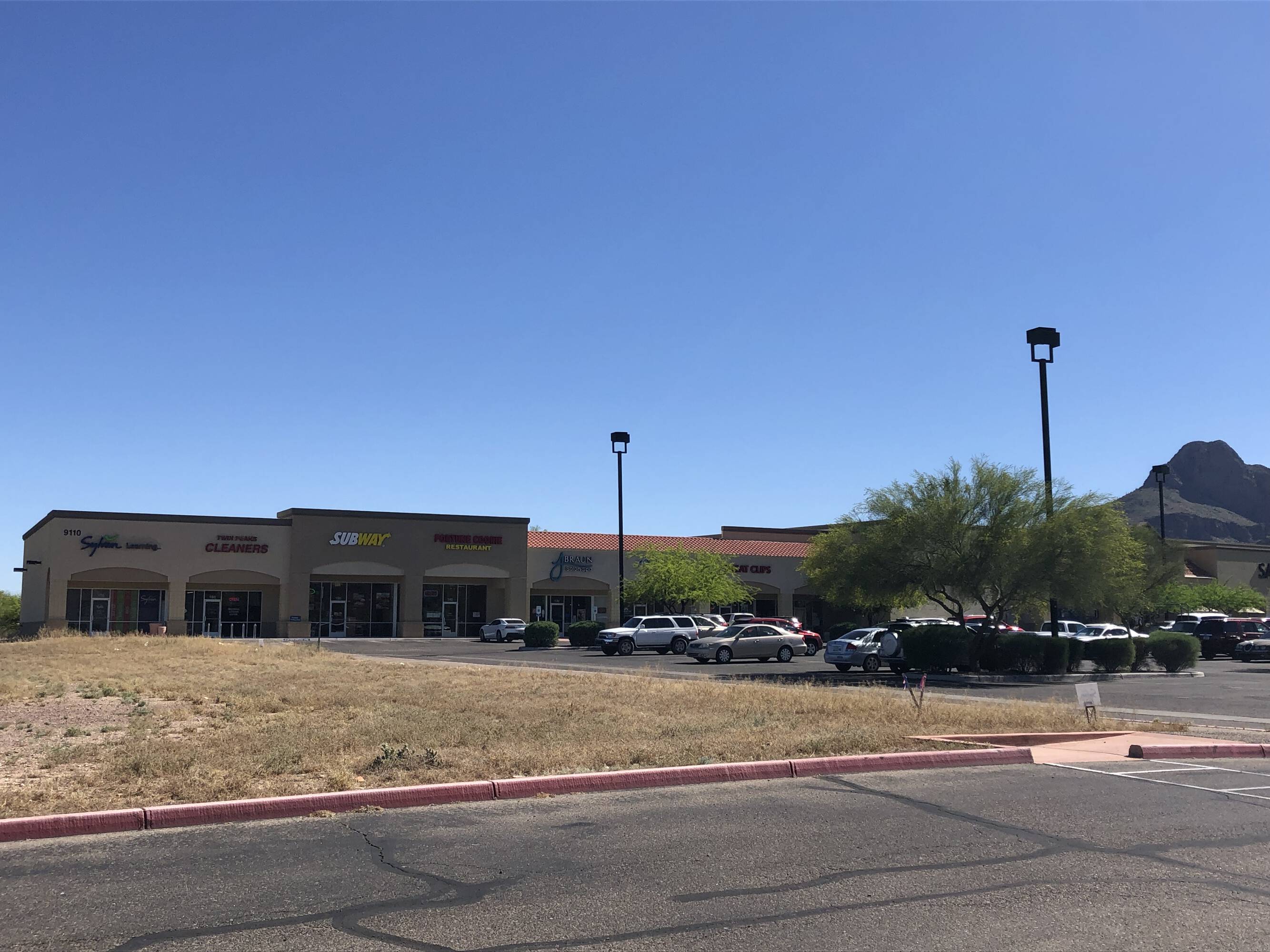 9150 N Silverbell Rd, Tucson, AZ 85743