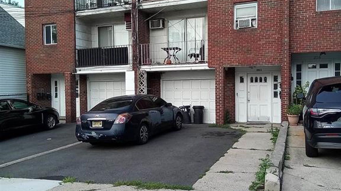 206A Custer Ave, Jersey City, NJ 07305